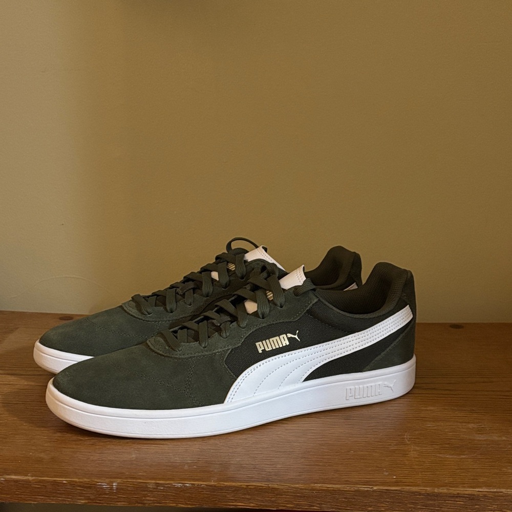 Puma Men's Olive Green and White Sneakers